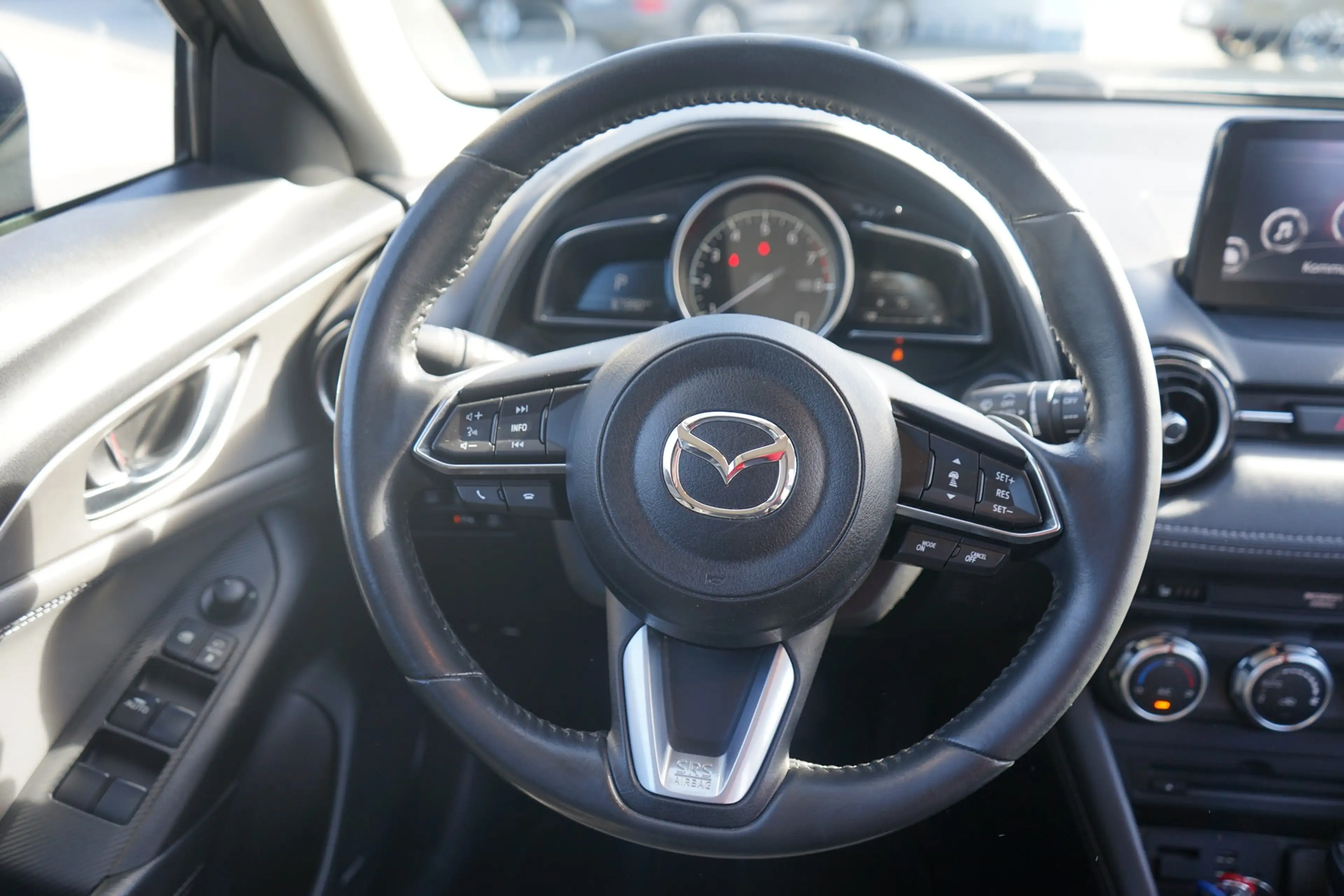 Mazda CX-3 2.0 Exclusive-Line Head-Up Totwinkel AHK — photo 13