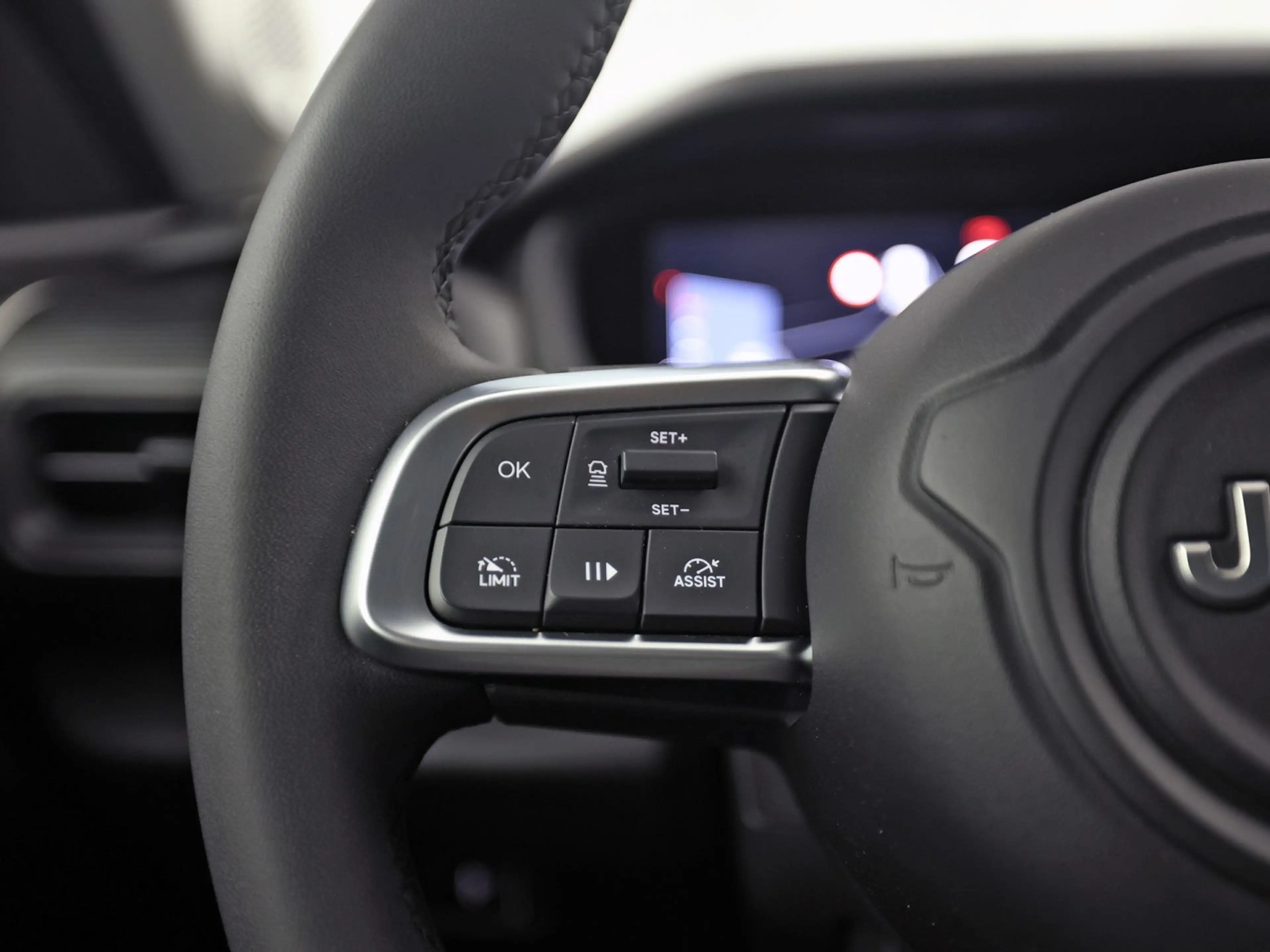 Jeep Avenger 1.2 Altitude Sports (VIRTUAL COCKPIT, APPLE CARPLA — photo 19