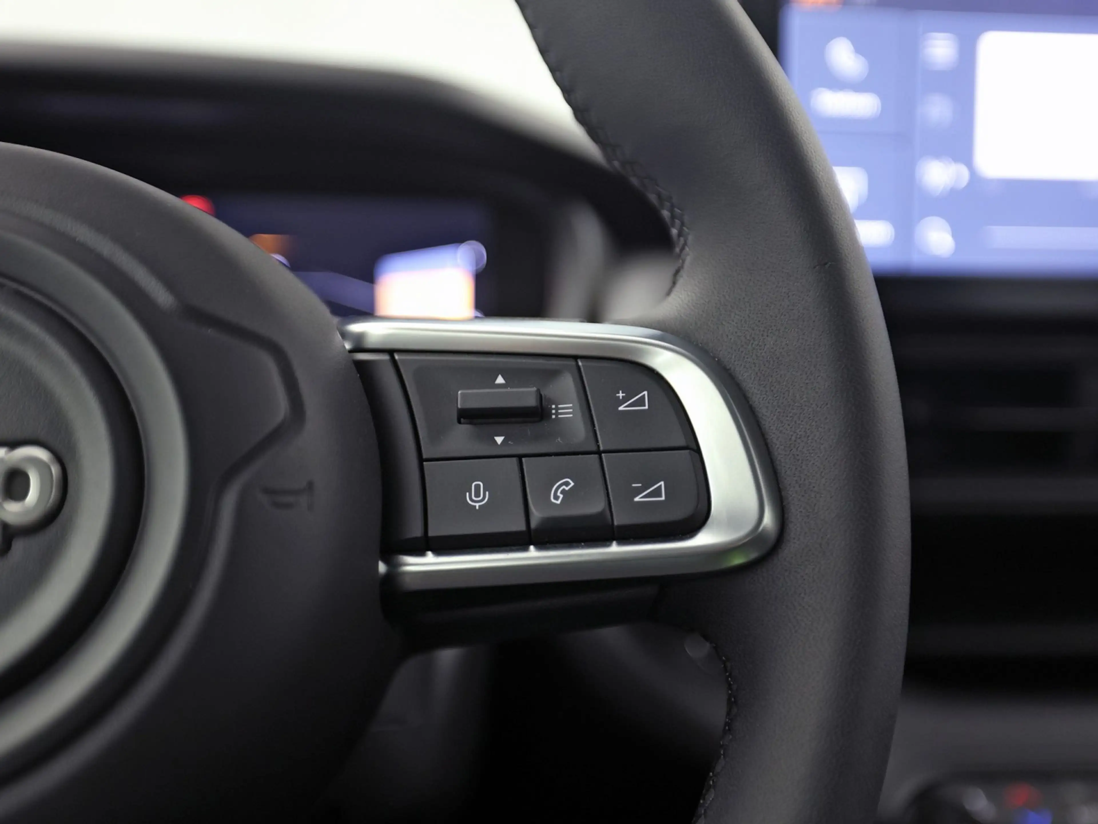 Jeep Avenger 1.2 Altitude Sports (VIRTUAL COCKPIT, APPLE CARPLA — photo 20