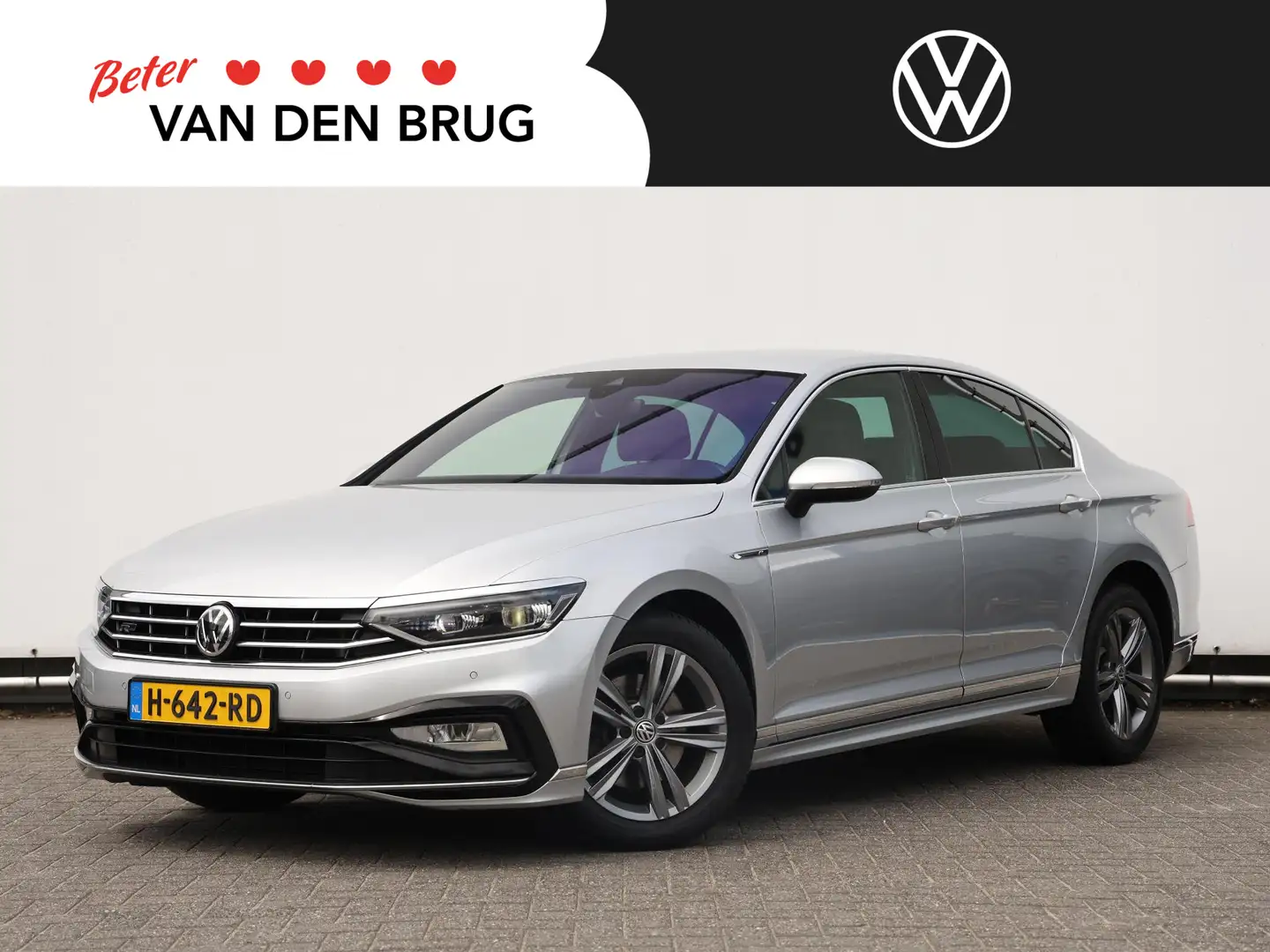 Volkswagen Passat 1.5 TSI R-Line 150PK DSG | Led Matrix | Trekhaak | Grigio - 1