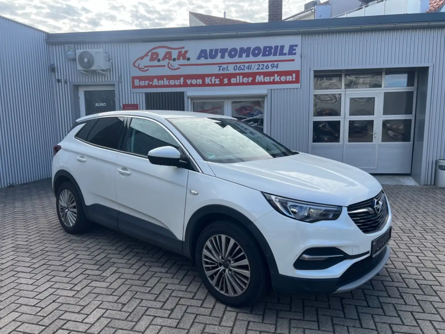 Opel Grandland X 1.Hand+160TKM+R.Kamera+Bhz.Lenkrad Weiß - 1