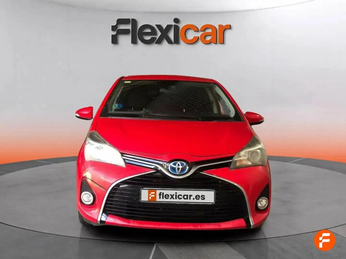 Toyota Yaris 1.5 Hybrid Advance Rojo - 2