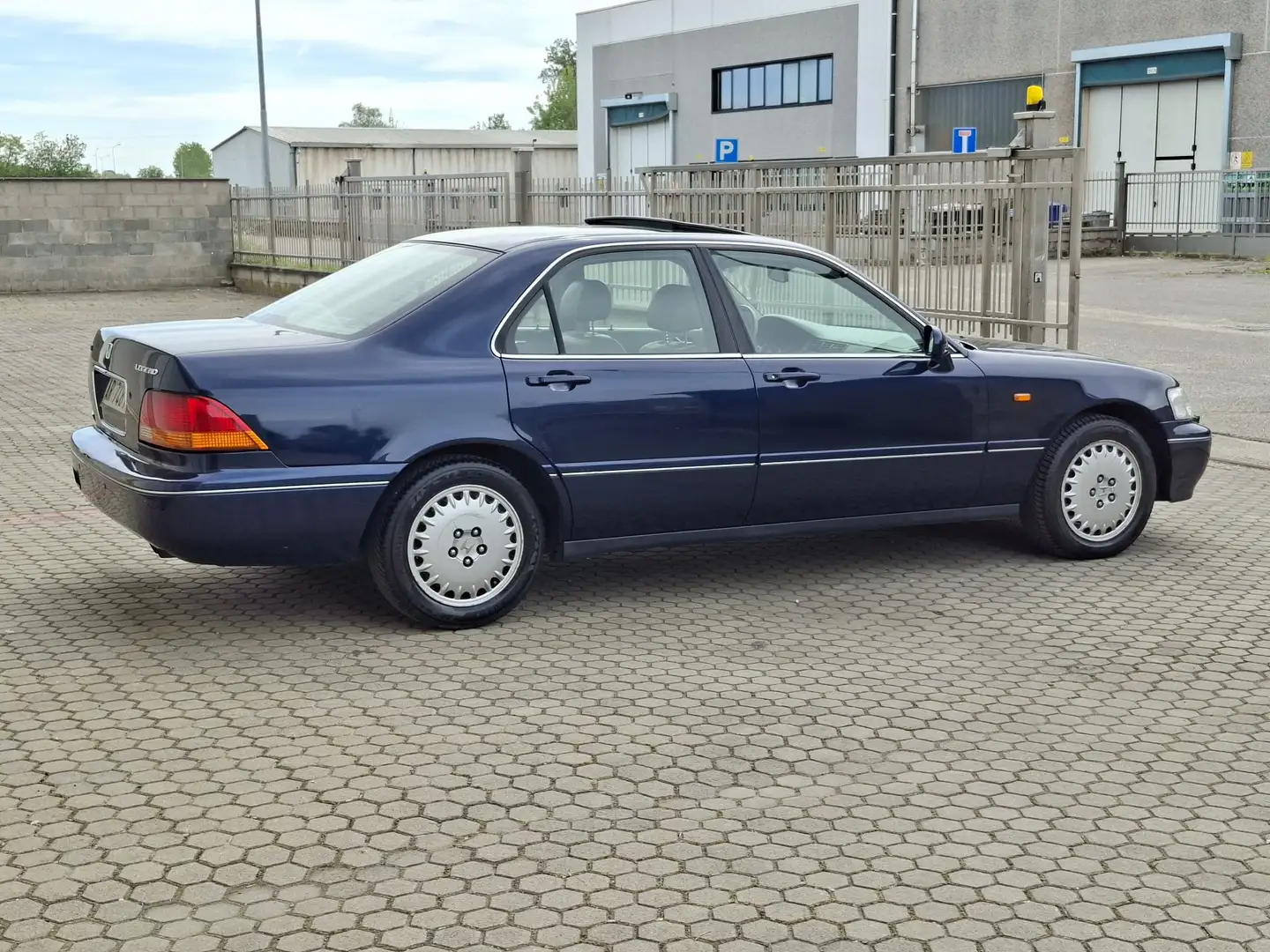 Honda Legend 3.5 24v cat Sedan Blau - 2