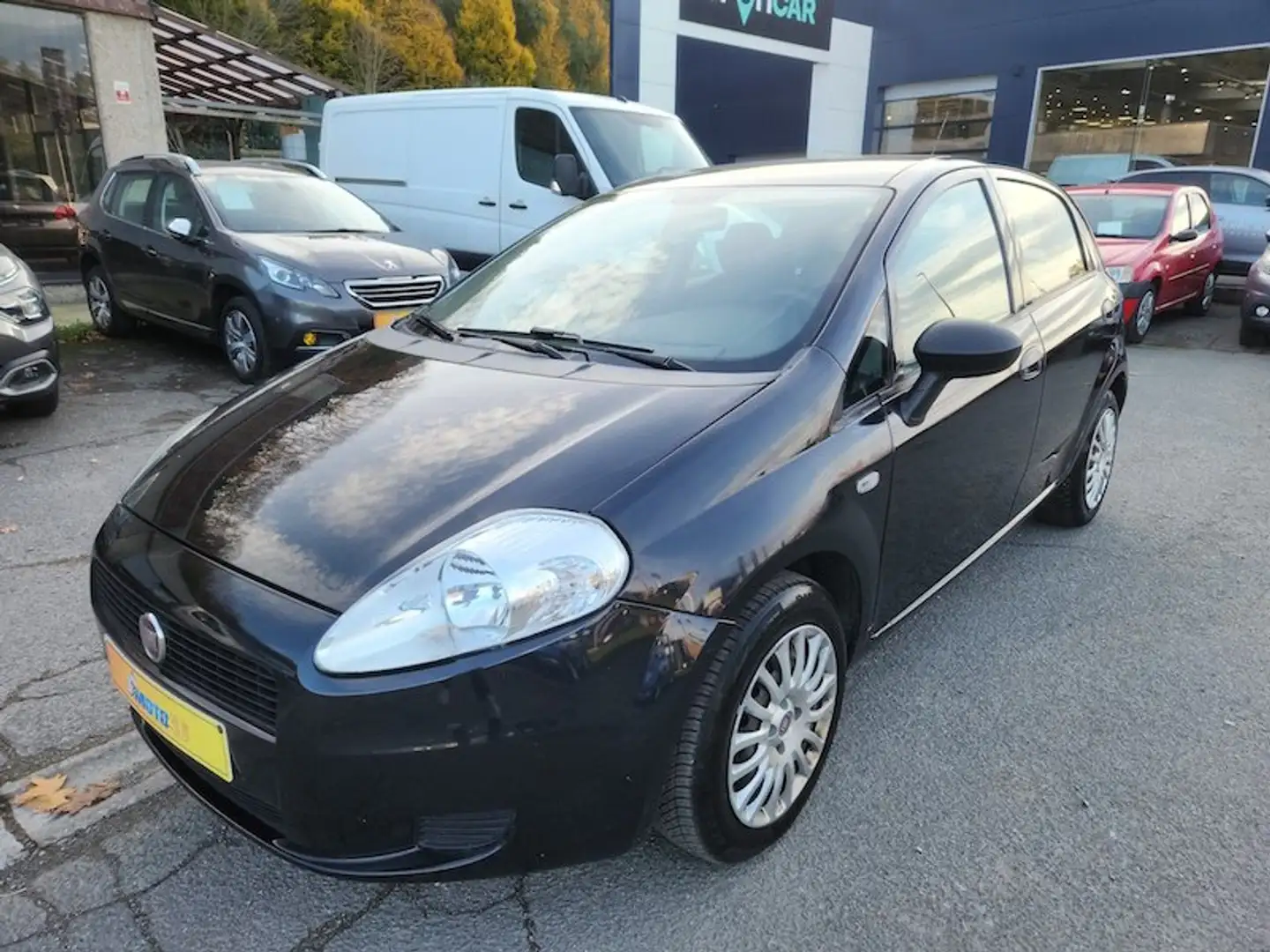 Fiat Punto Punto 1.2i Lounge Zwart - 1