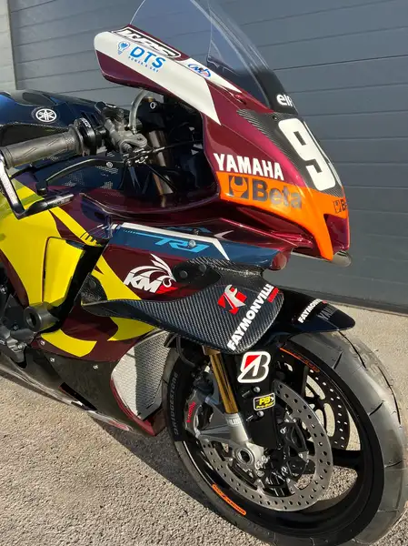 Yamaha YZF-R1 - foto 2