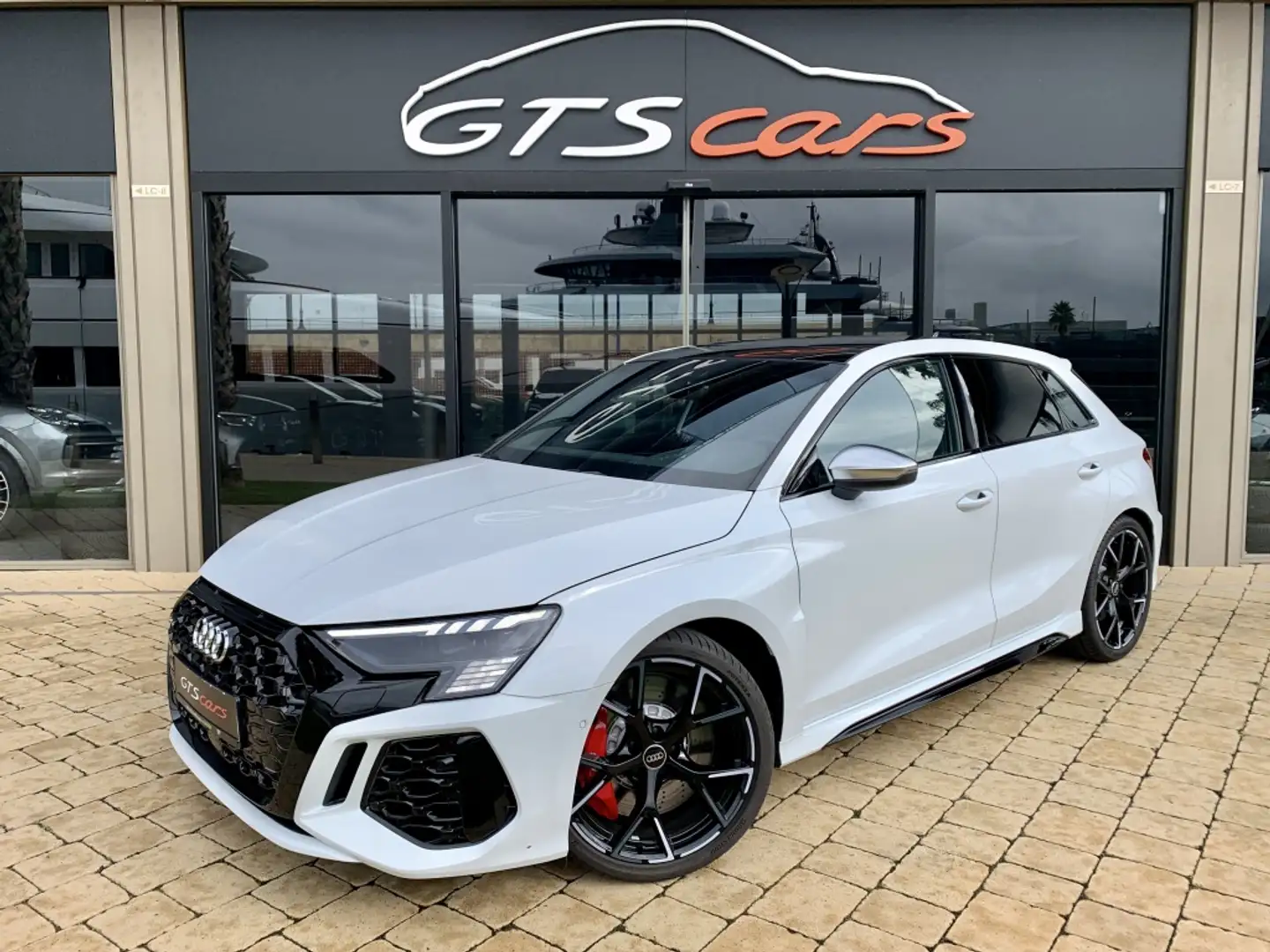 Audi RS3 Sportback quattro S tronic 294kW Weiß - 1