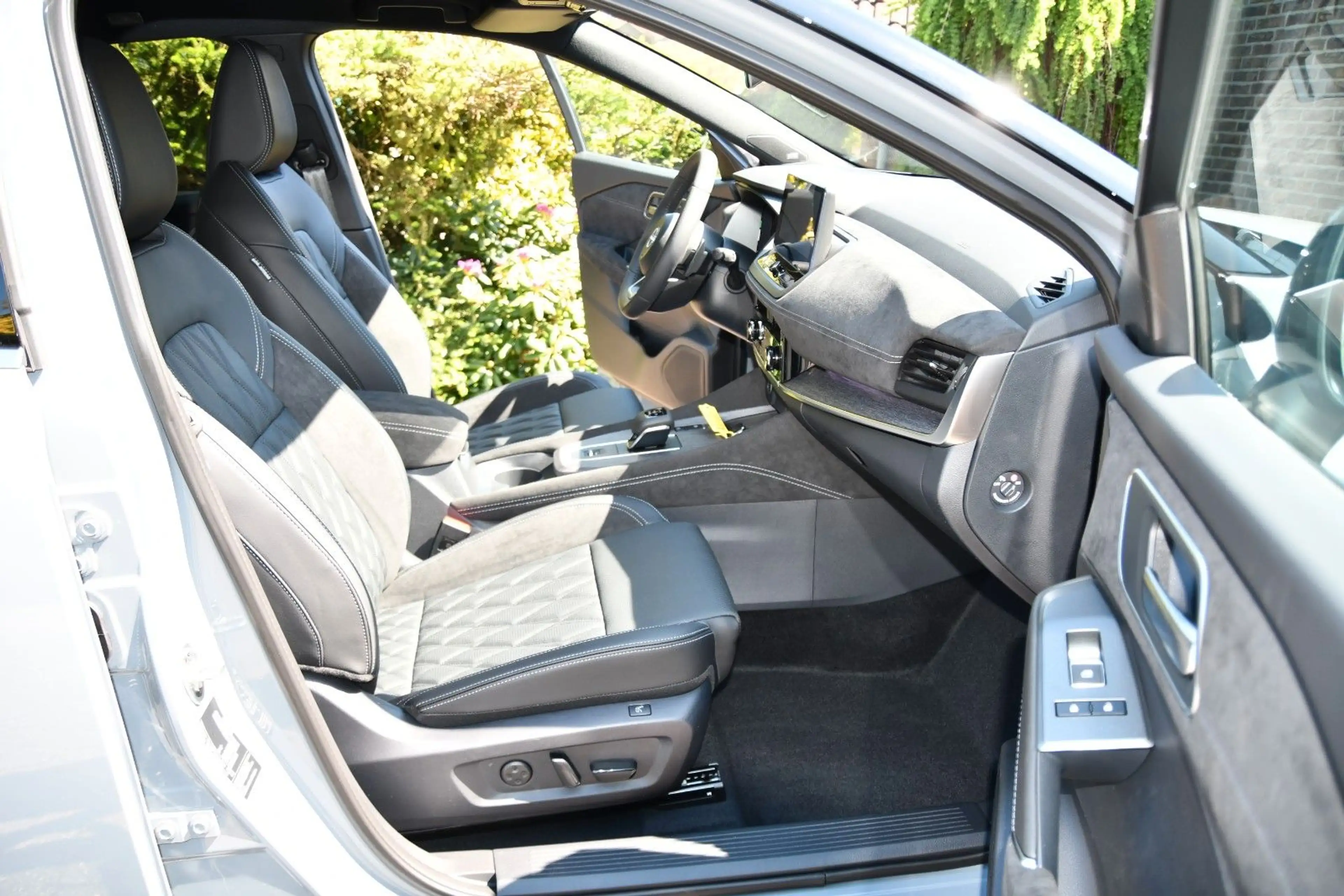 Nissan Qashqai 1.3 Tekna+ MHEV  Xtronic  20" Facelift25 — photo 12