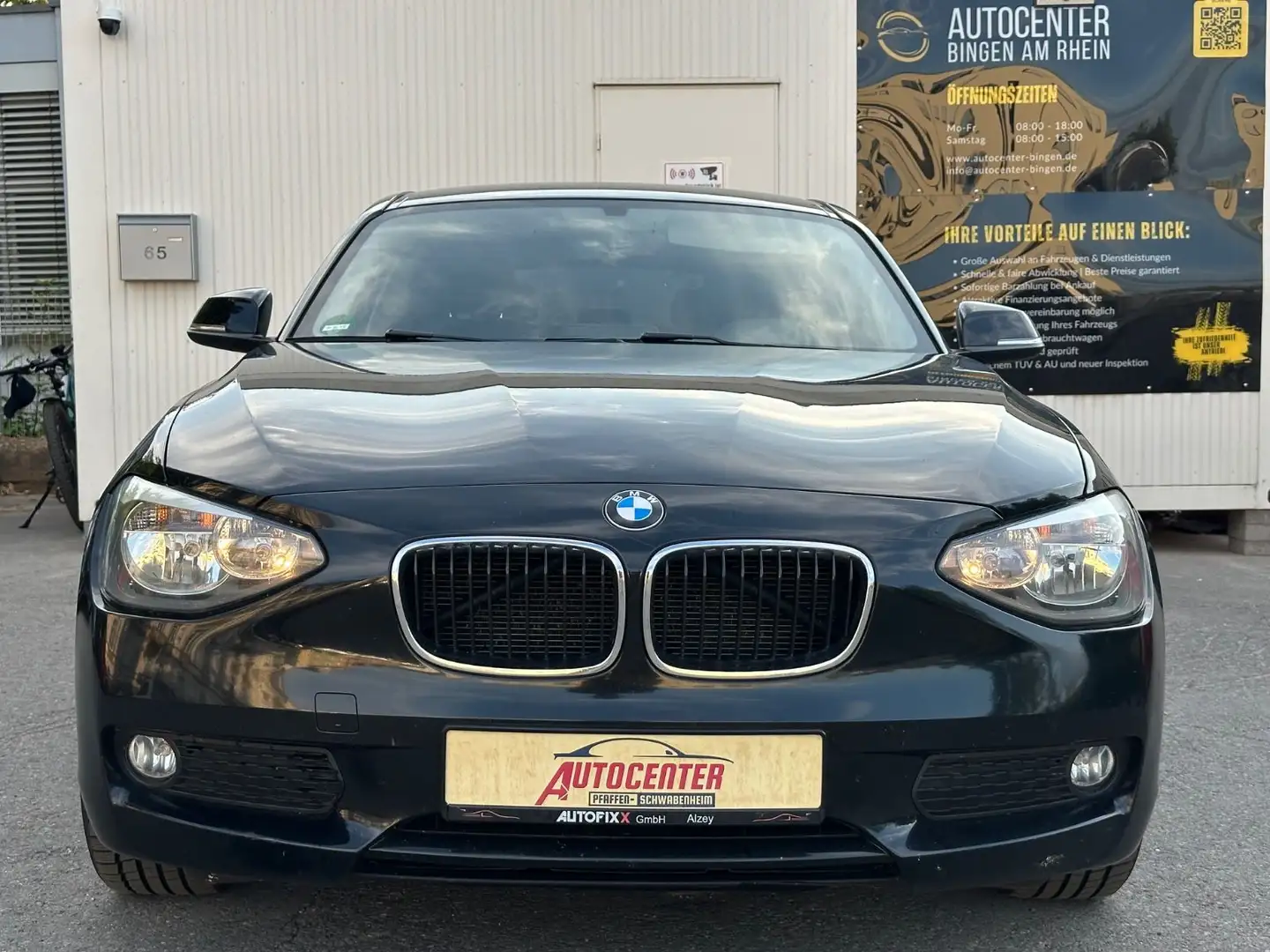 BMW 116 d/Sportpaket/M-Lenkrad/Servicegepflegt/ Black - 2