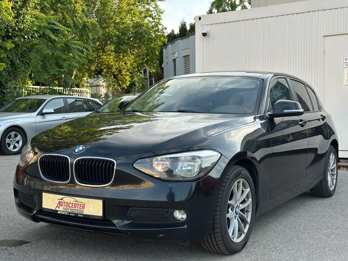 BMW 116 d/Sportpaket/M-Lenkrad/Servicegepflegt/ Black - 1