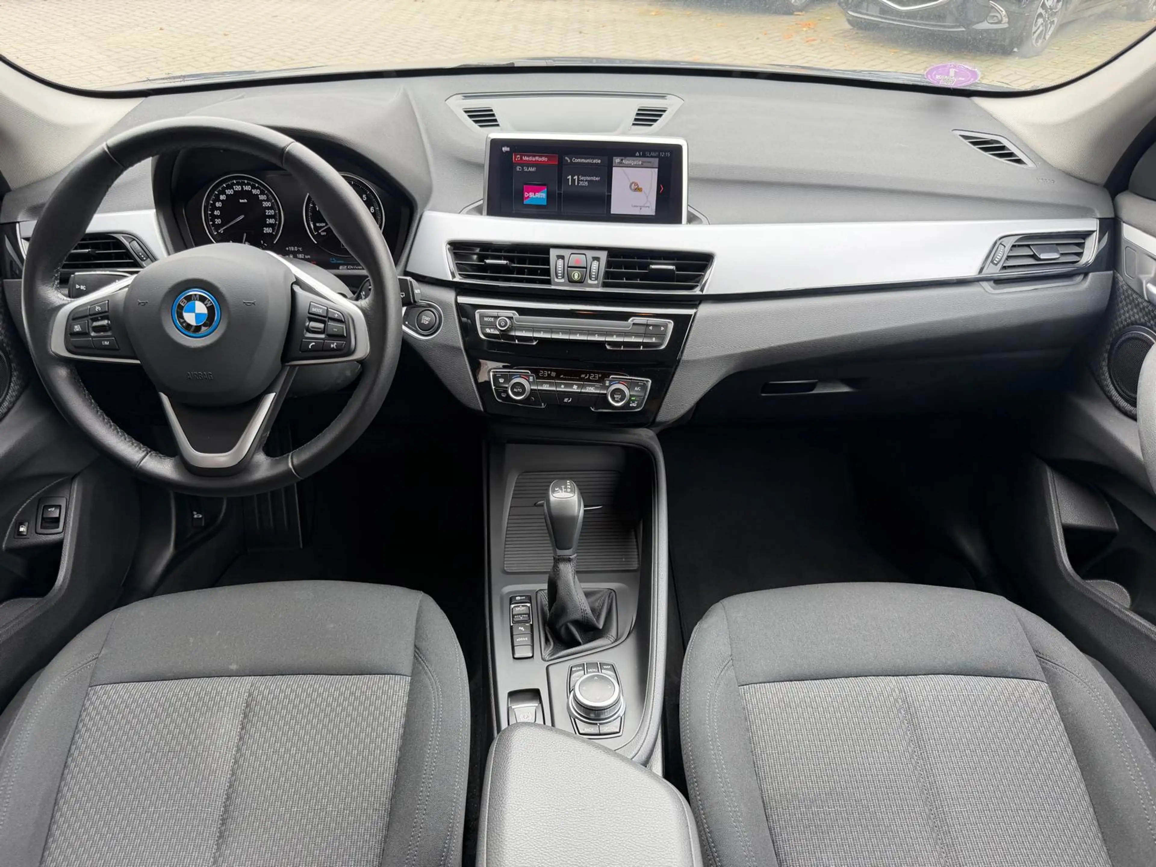 BMW X1 XDrive25e PHEV Executive| Camera| LED| DAB — photo 13