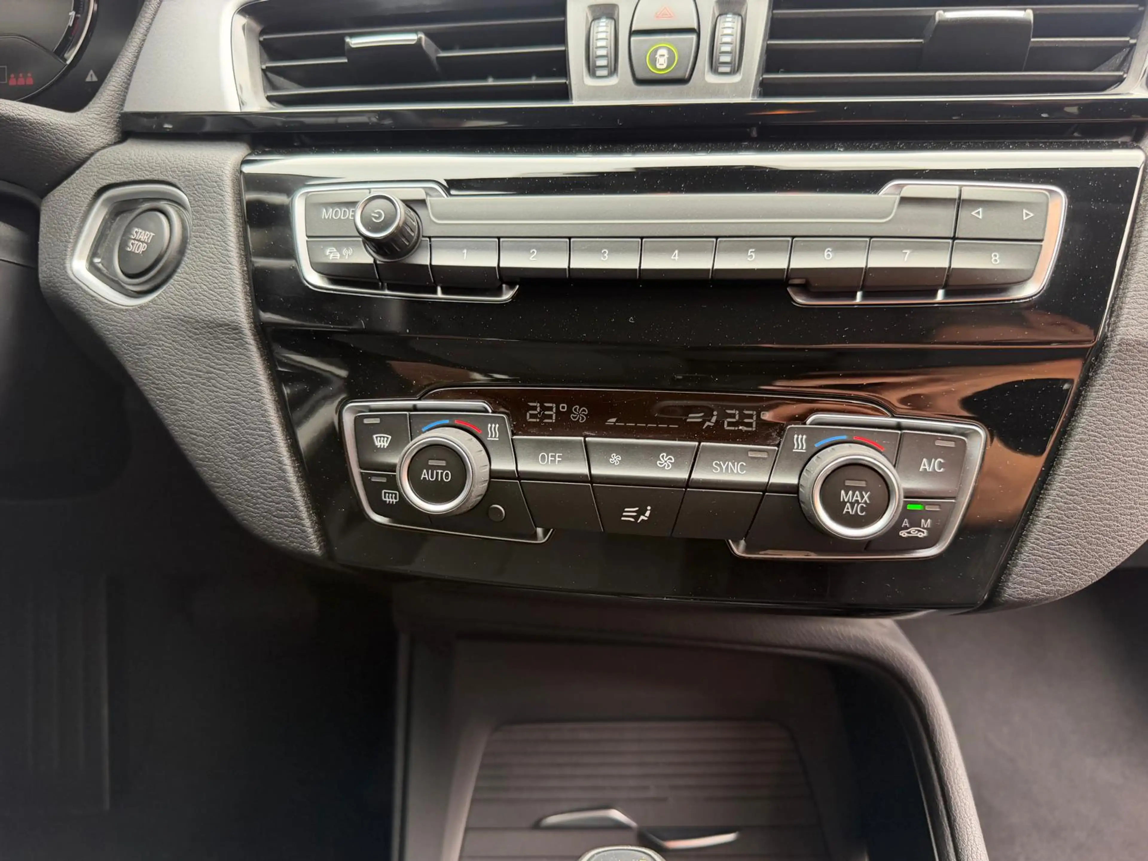 BMW X1 XDrive25e PHEV Executive| Camera| LED| DAB — photo 22