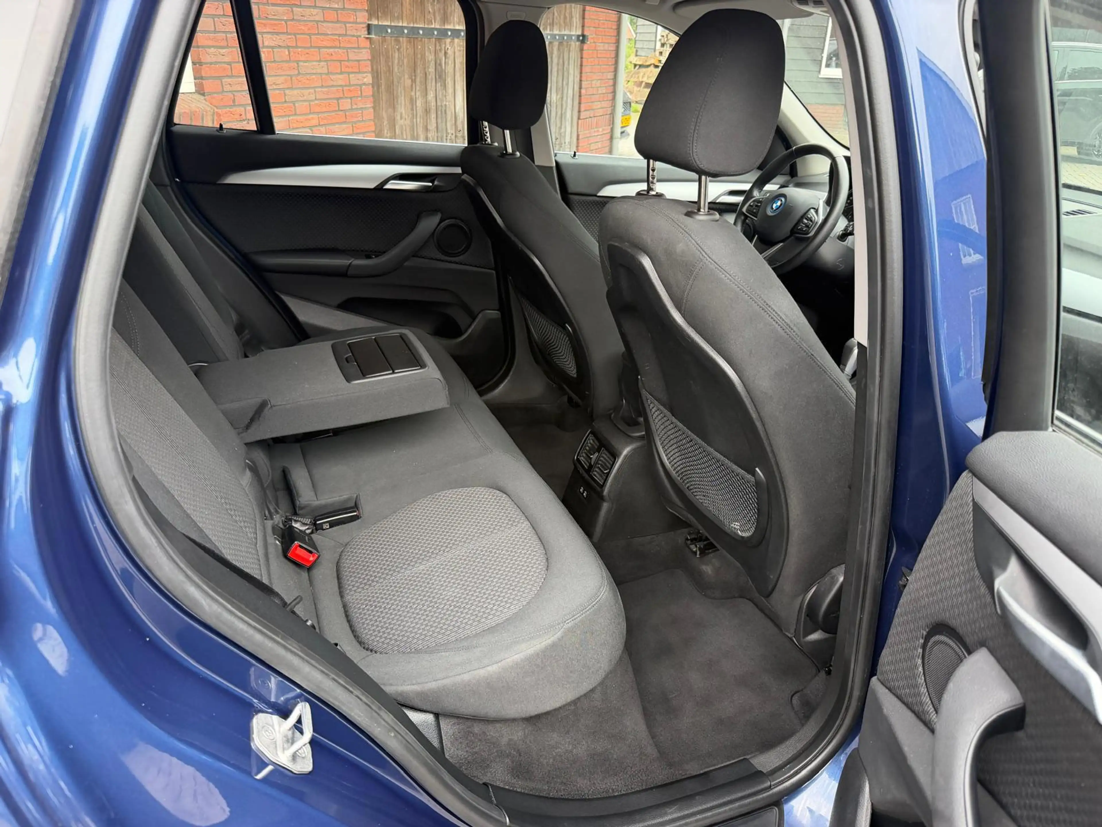 BMW X1 XDrive25e PHEV Executive| Camera| LED| DAB — photo 17
