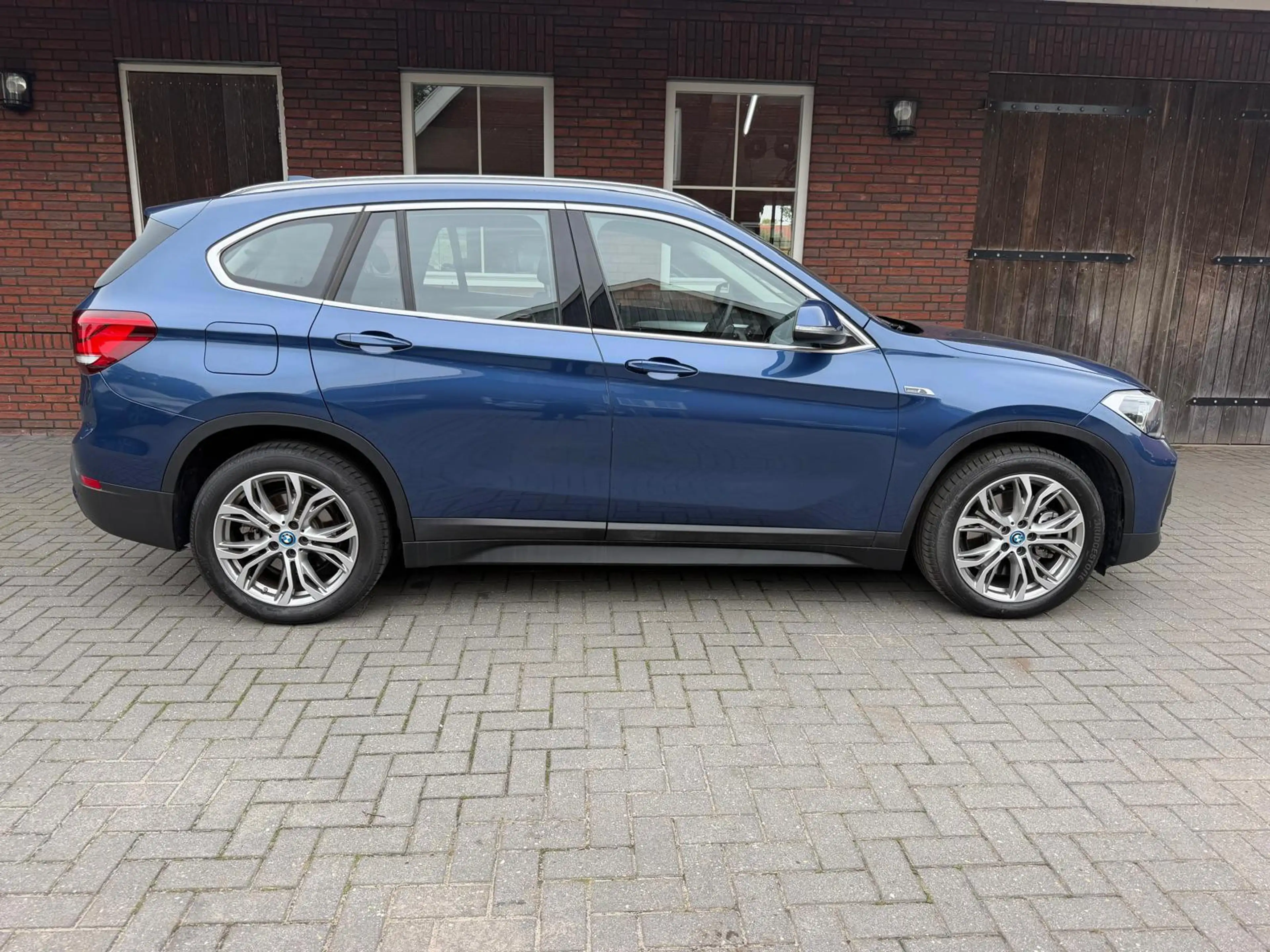 BMW X1 XDrive25e PHEV Executive| Camera| LED| DAB — photo 6