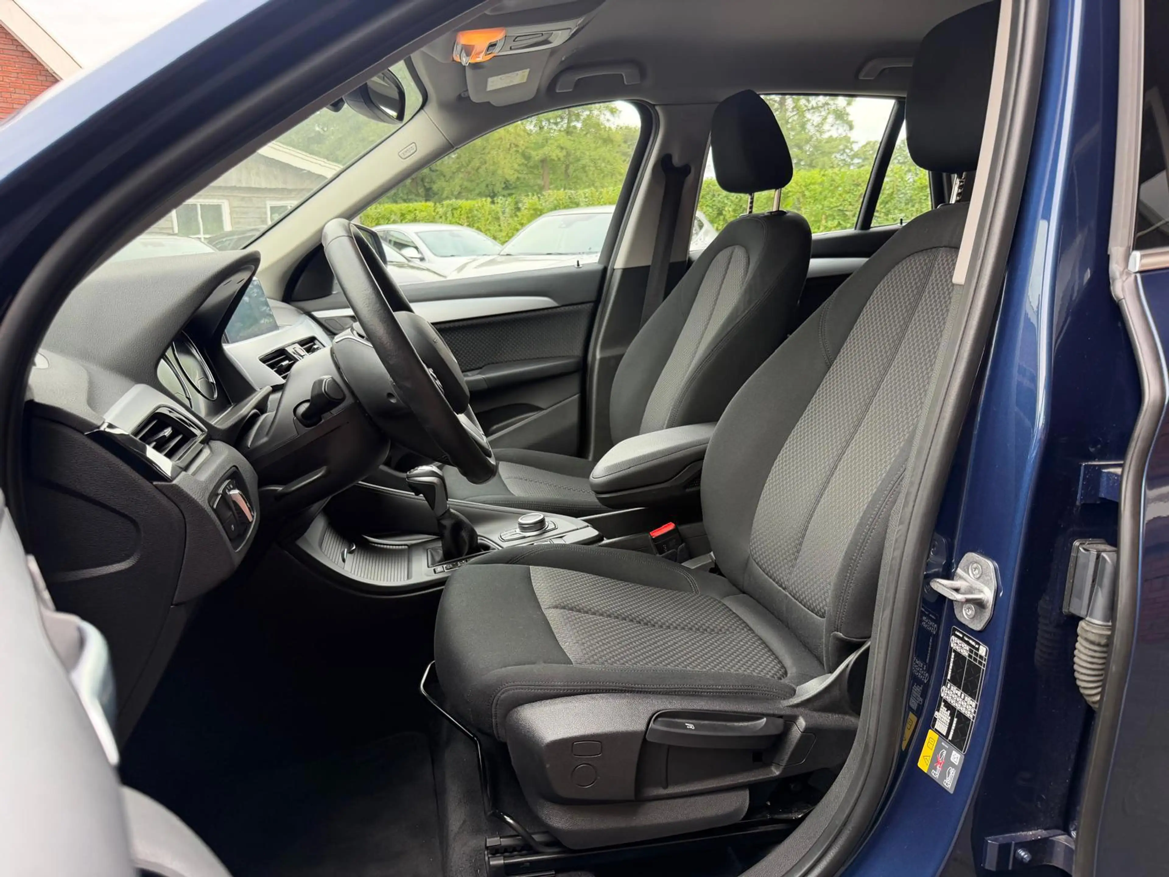 BMW X1 XDrive25e PHEV Executive| Camera| LED| DAB — photo 14