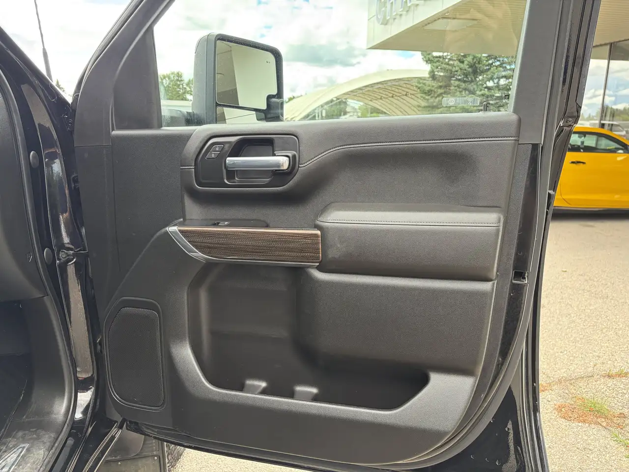 Chevrolet Silverado 2500 photo Chevrolet Silverado 2500