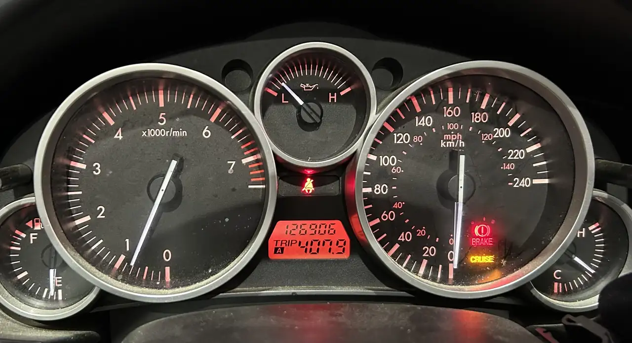 Mazda MX-5 Miata снимка Mazda MX-5 Miata