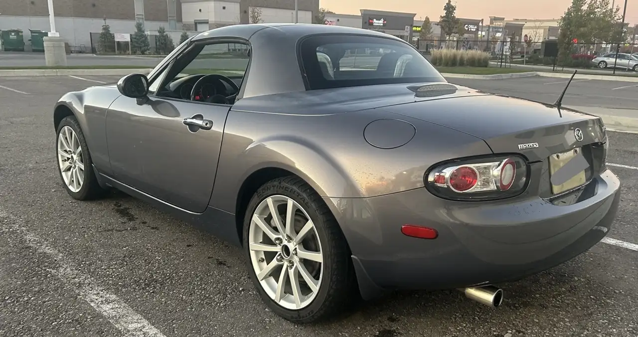 Mazda MX-5 Miata снимка Mazda MX-5 Miata