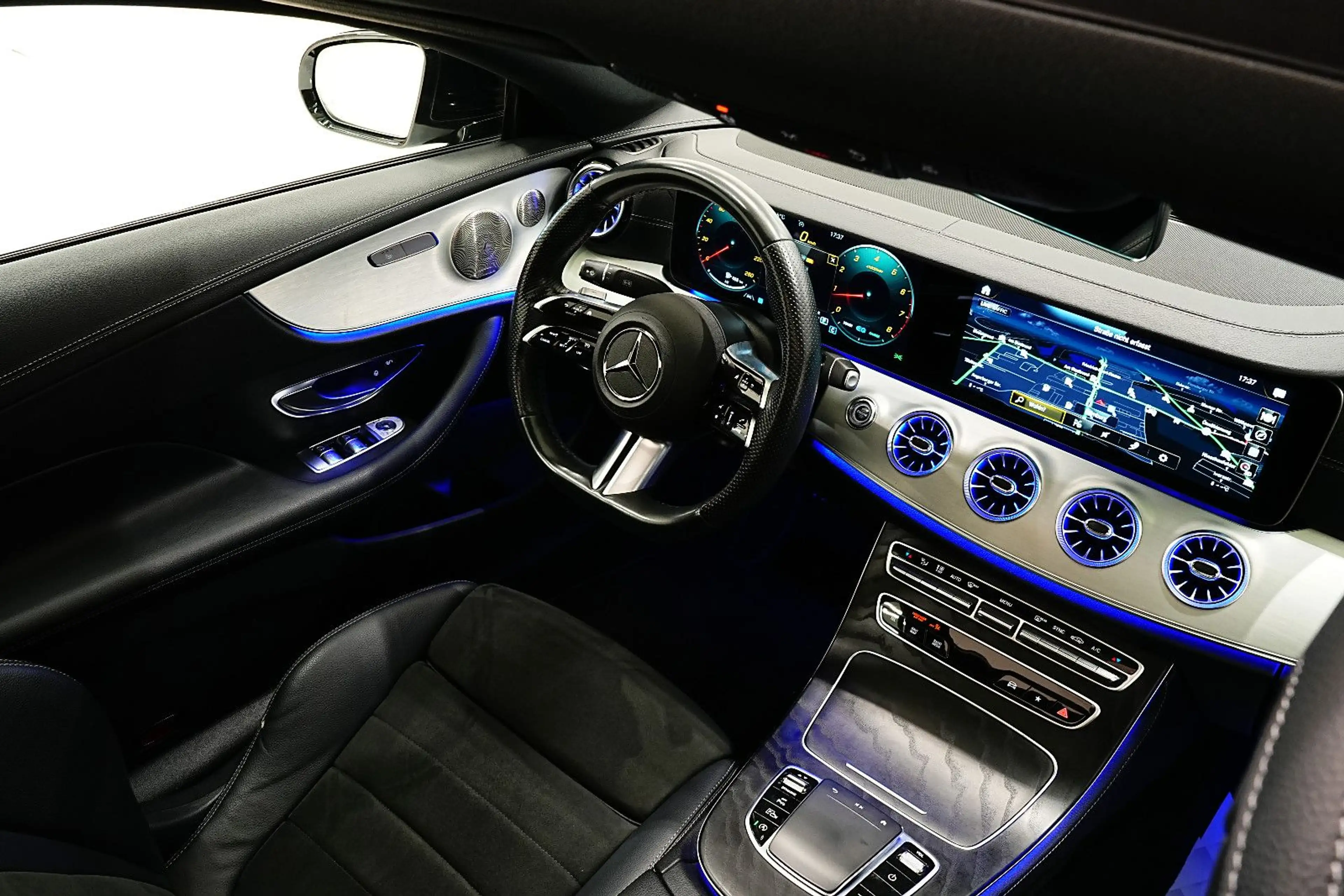 Mercedes-Benz E 200 COUPE|AMG|E53-UMBAU|NIGHT|PANO|DISTR|360°| — photo 2