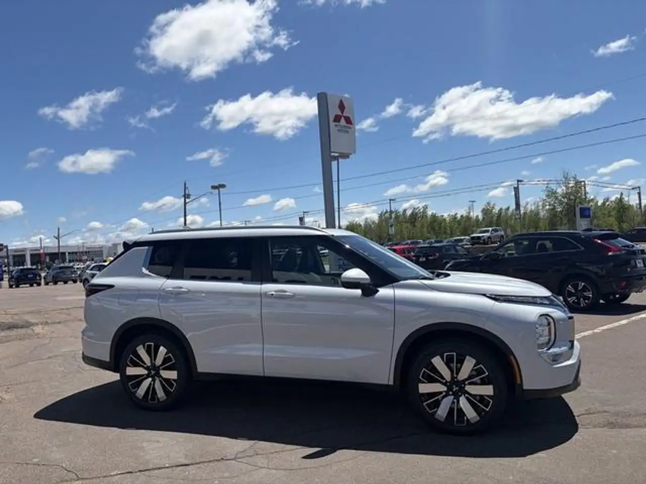 Mitsubishi Outlander снимка Mitsubishi Outlander