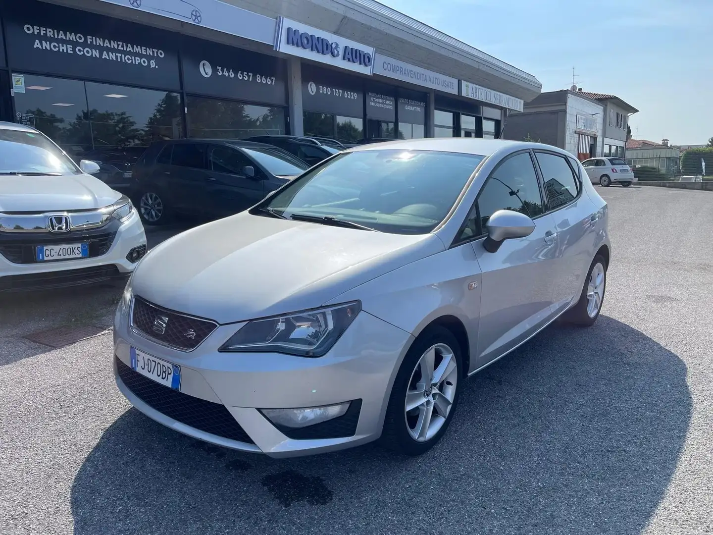 SEAT Ibiza Berlina 5p 1.4 tdi cr FR 90cv Argento - 1