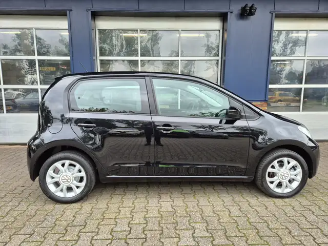 Volkswagen Up! view 8
