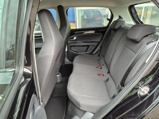 Volkswagen Up! view 12