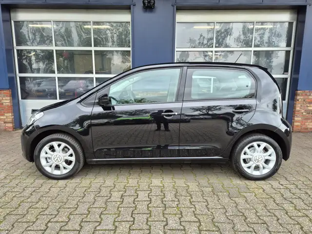 Volkswagen Up! view 7