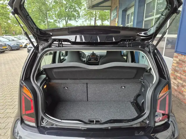 Volkswagen Up! view 13
