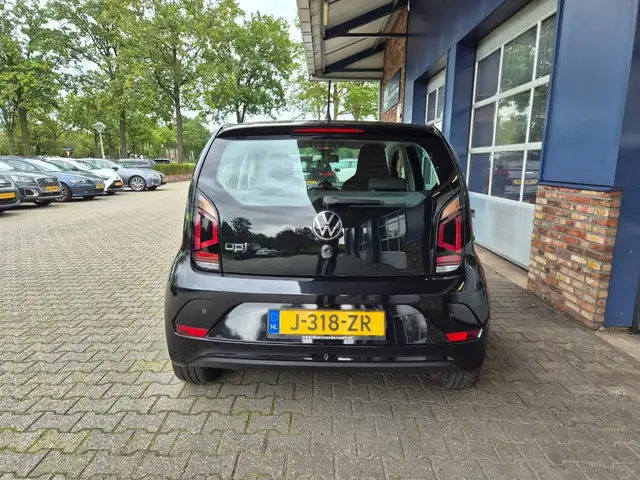Volkswagen Up! view 10