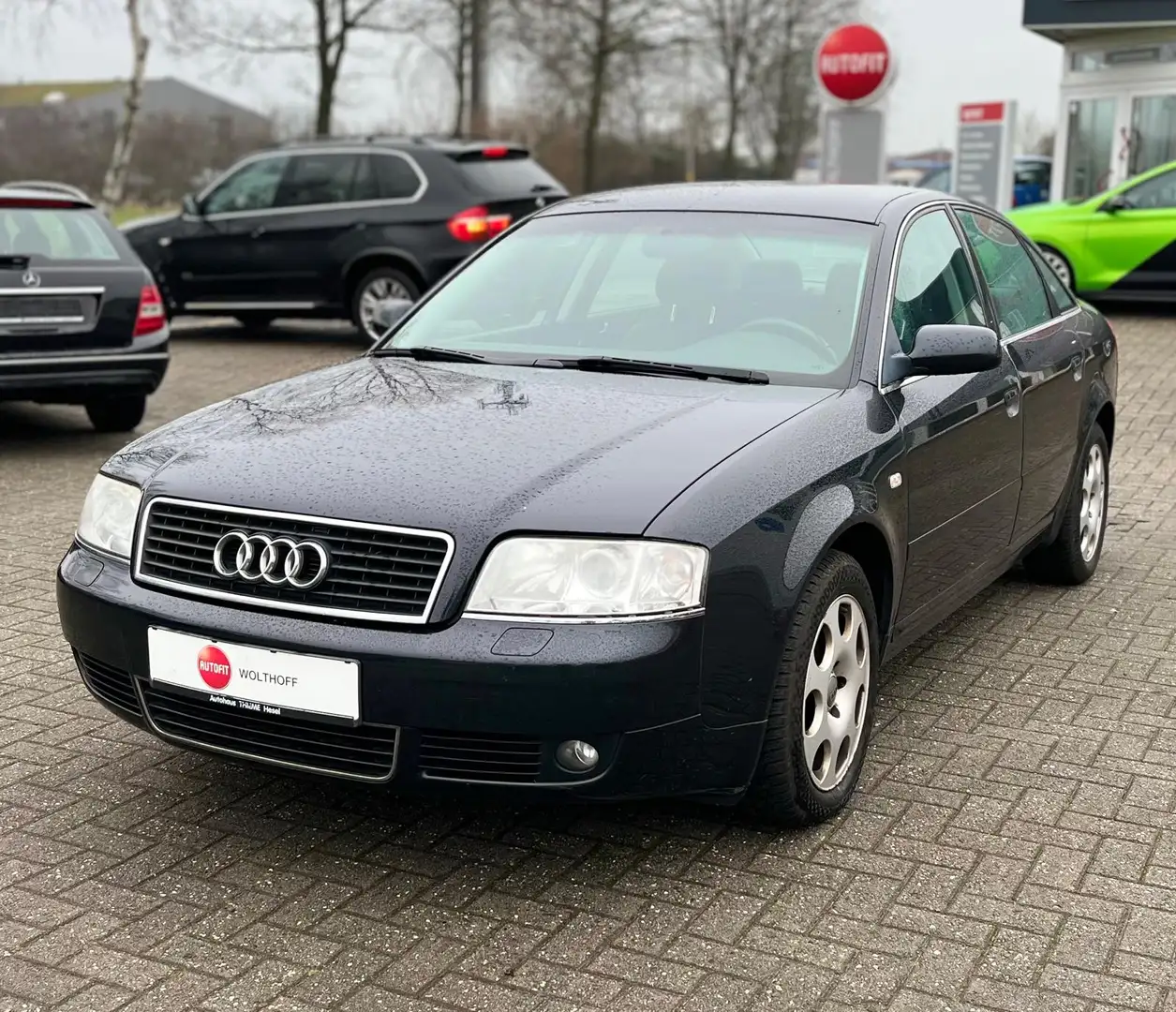 Audi A6 2,4 Benziner Schwarz - 2