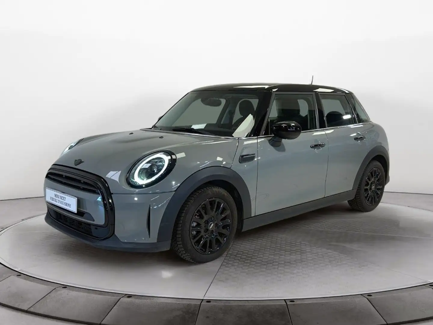 MINI Cooper Essential 5 Porte siva - 1