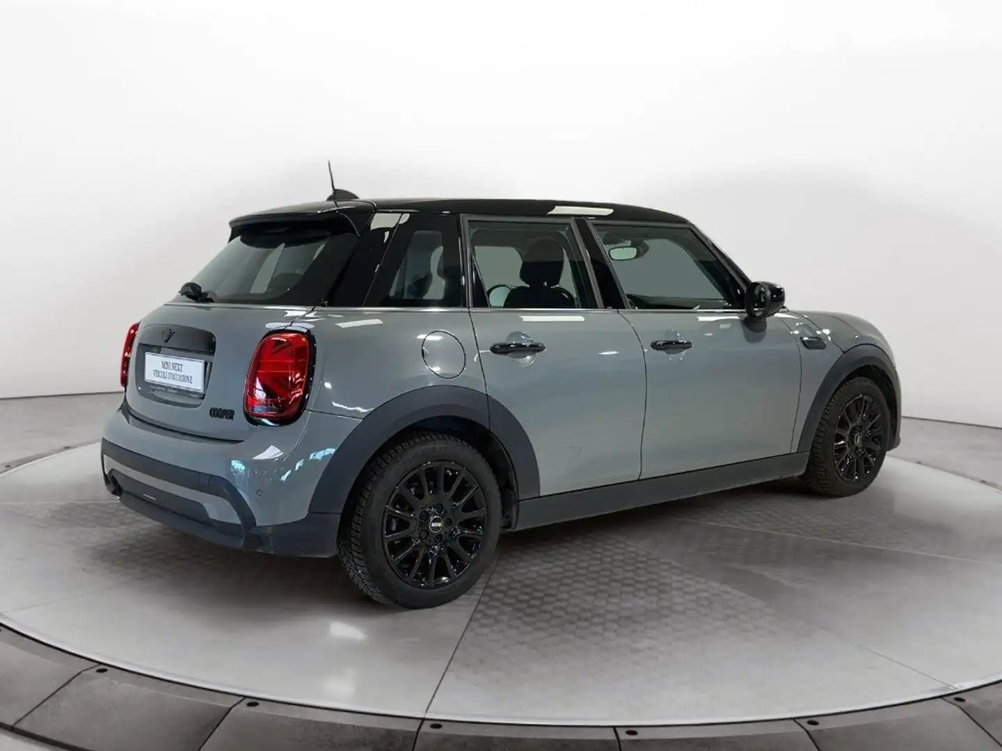 MINI Cooper Essential 5 Porte siva - 2