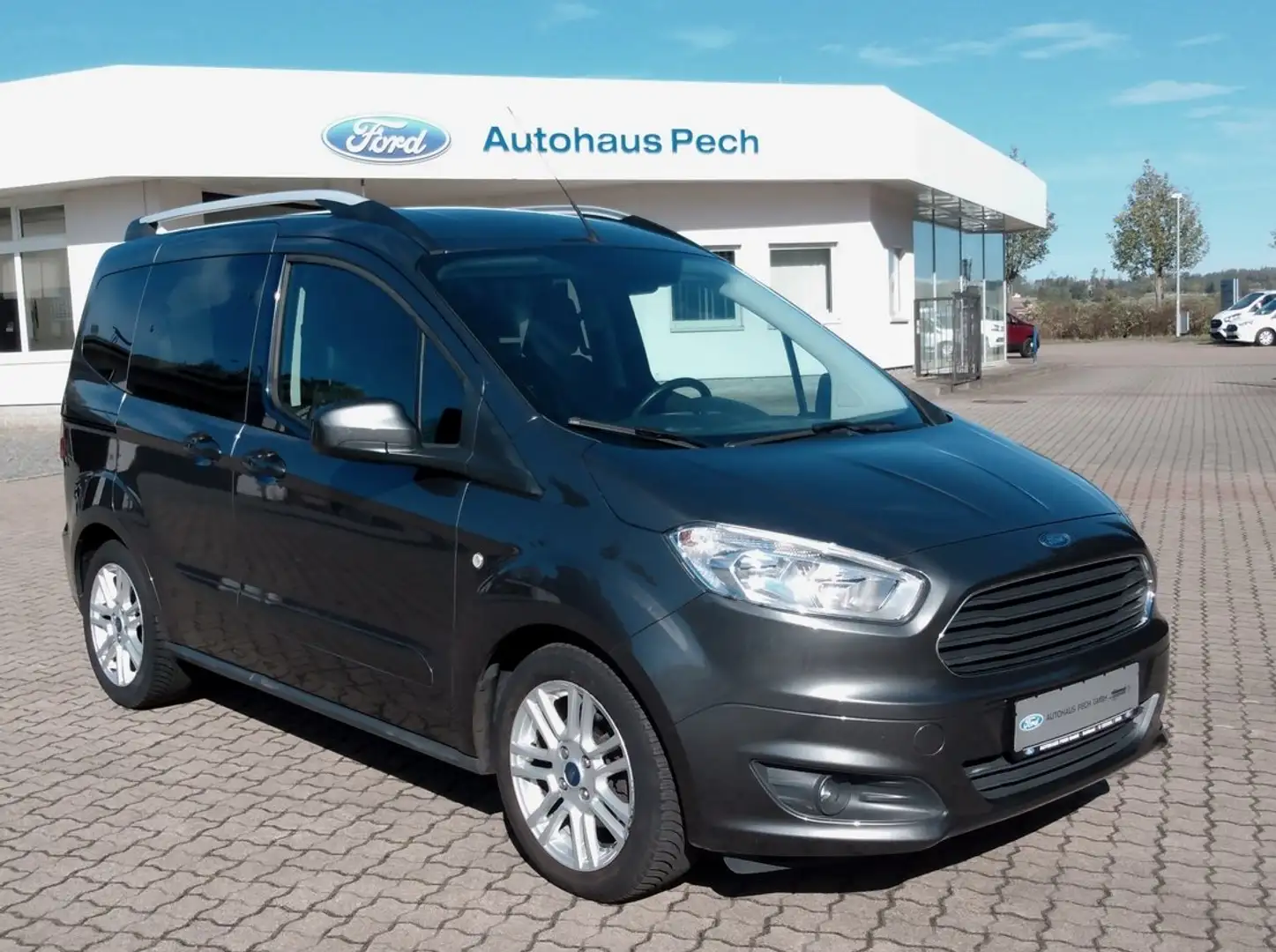 Ford Tourneo Courier Titanium - Navi*RFK*PPS*Winterpaket*Alu*Tempomat Gris - 1