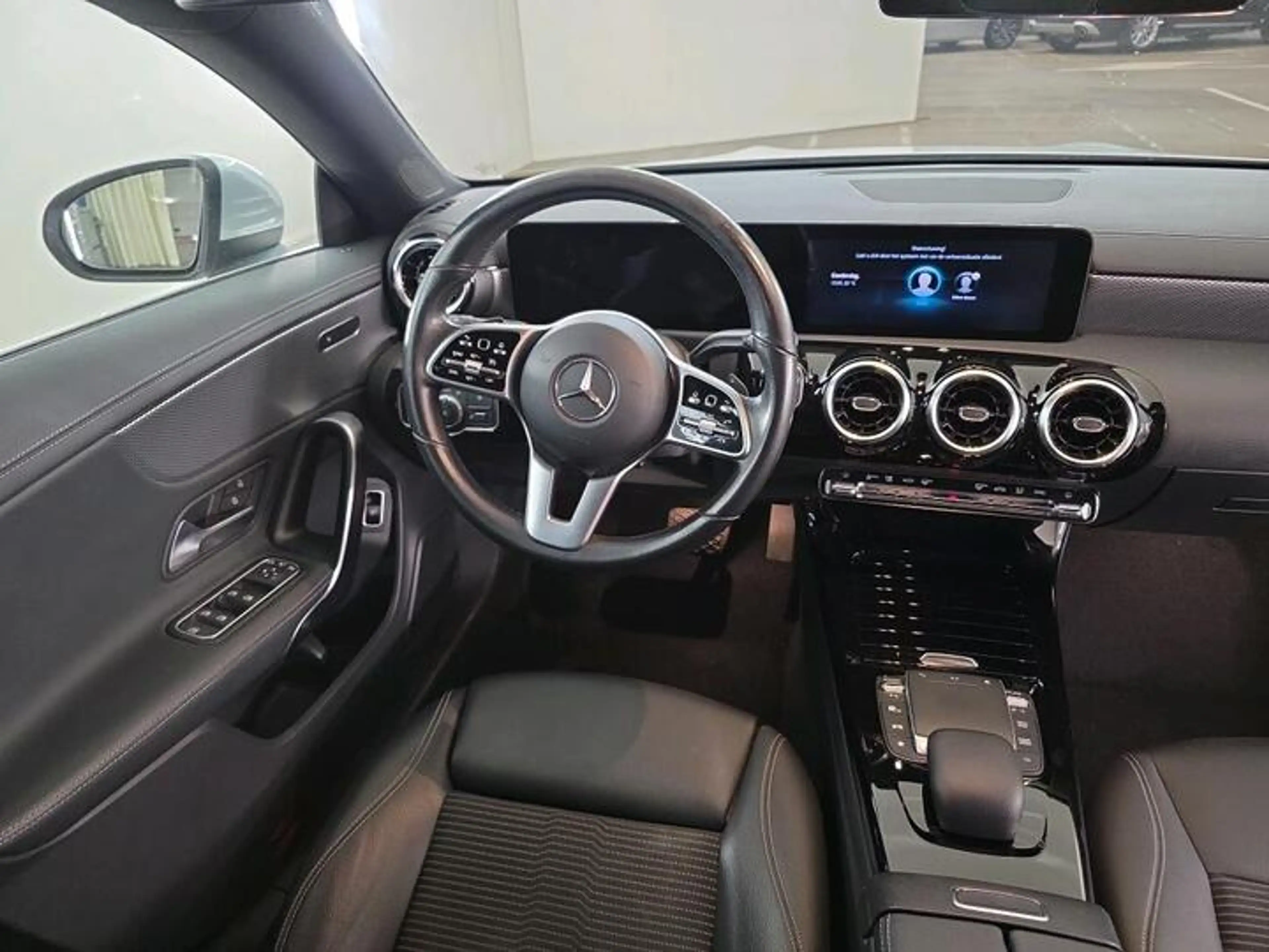 Mercedes-Benz CLA 180 d ShootingBrake Luxury 8GTronic *MI CUIR-LED-CAMERA-NAVI-ATTELAGE* — photo 6