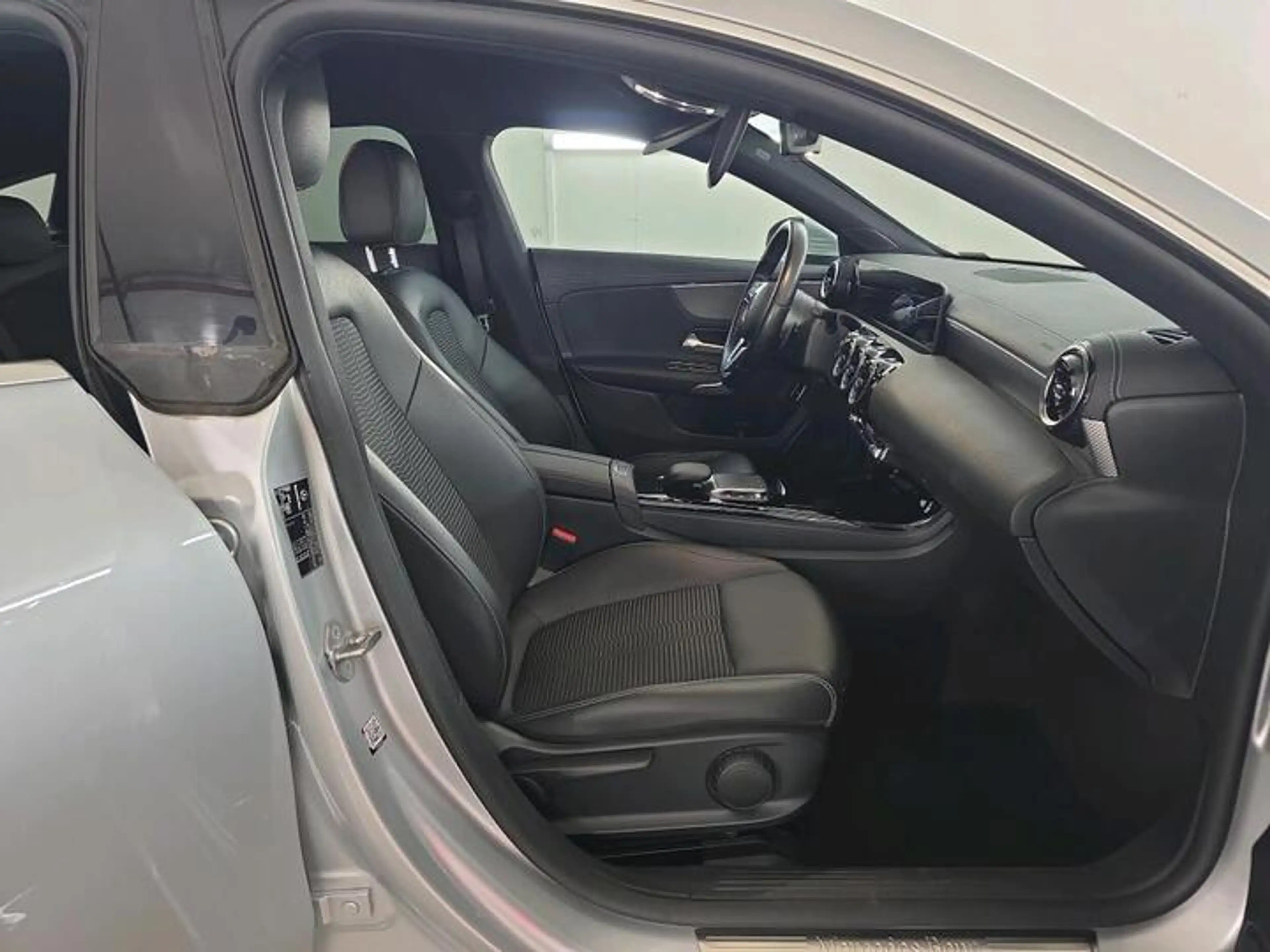 Mercedes-Benz CLA 180 d ShootingBrake Luxury 8GTronic *MI CUIR-LED-CAMERA-NAVI-ATTELAGE* — photo 7