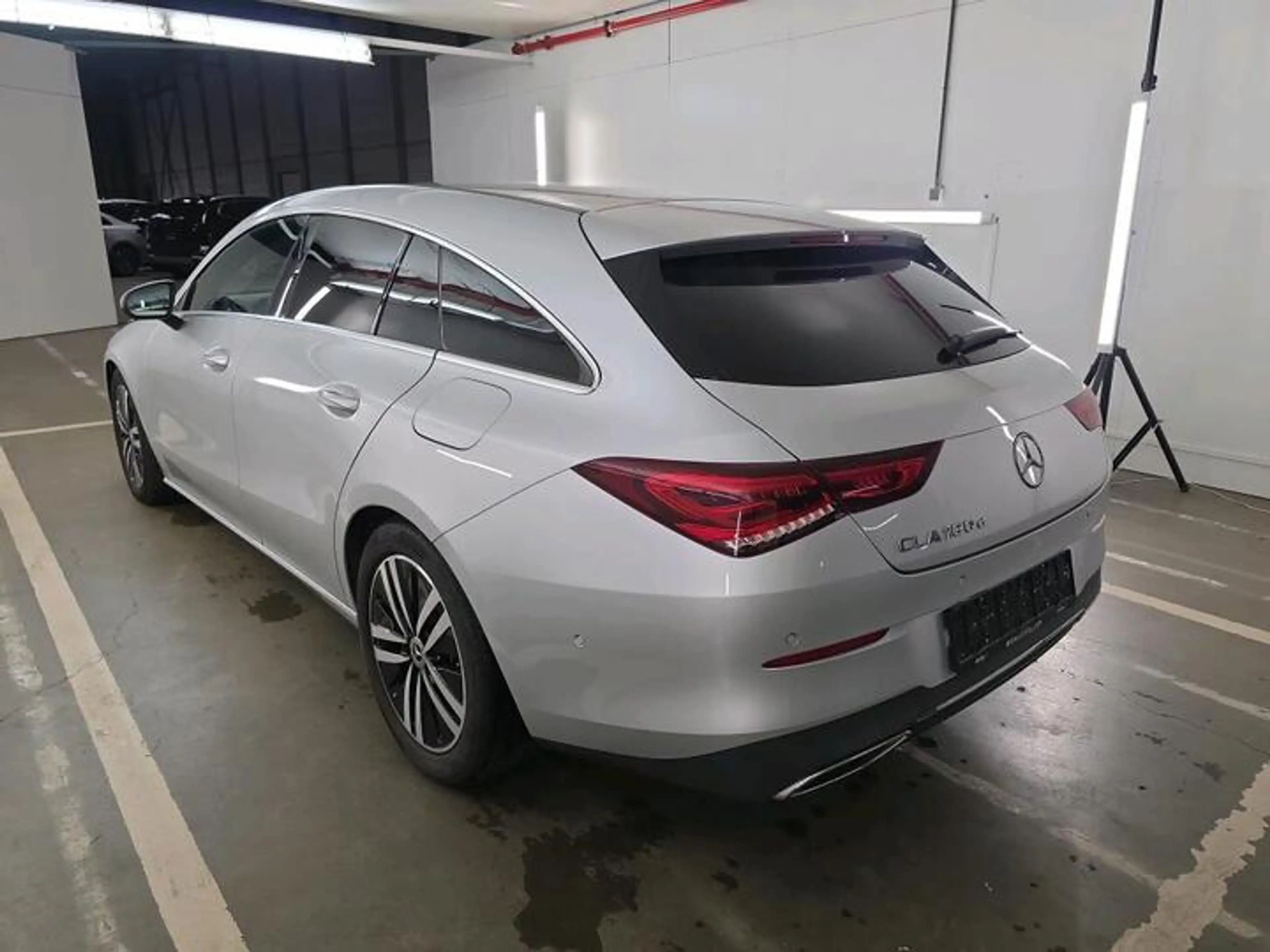 Mercedes-Benz CLA 180 d ShootingBrake Luxury 8GTronic *MI CUIR-LED-CAMERA-NAVI-ATTELAGE* — photo 4
