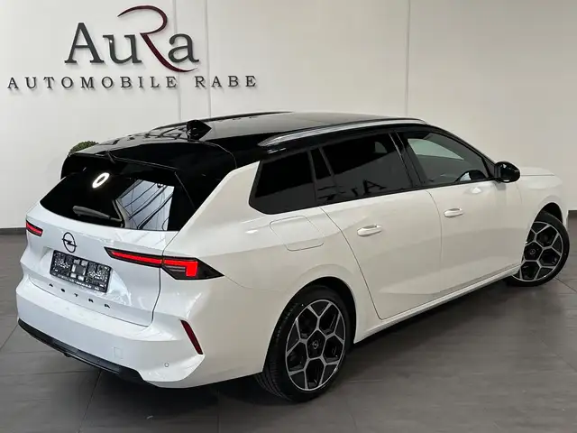 Opel Astra view 4