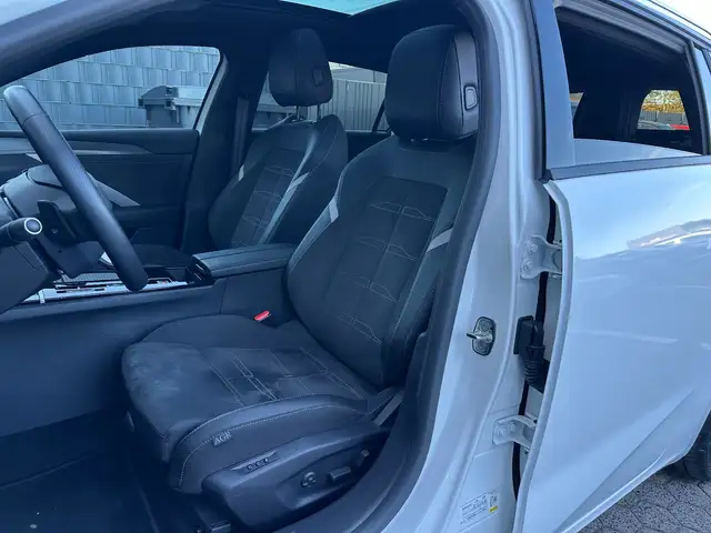Opel Astra view 11