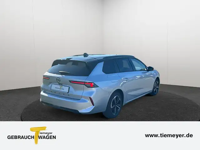 Opel Astra view 5