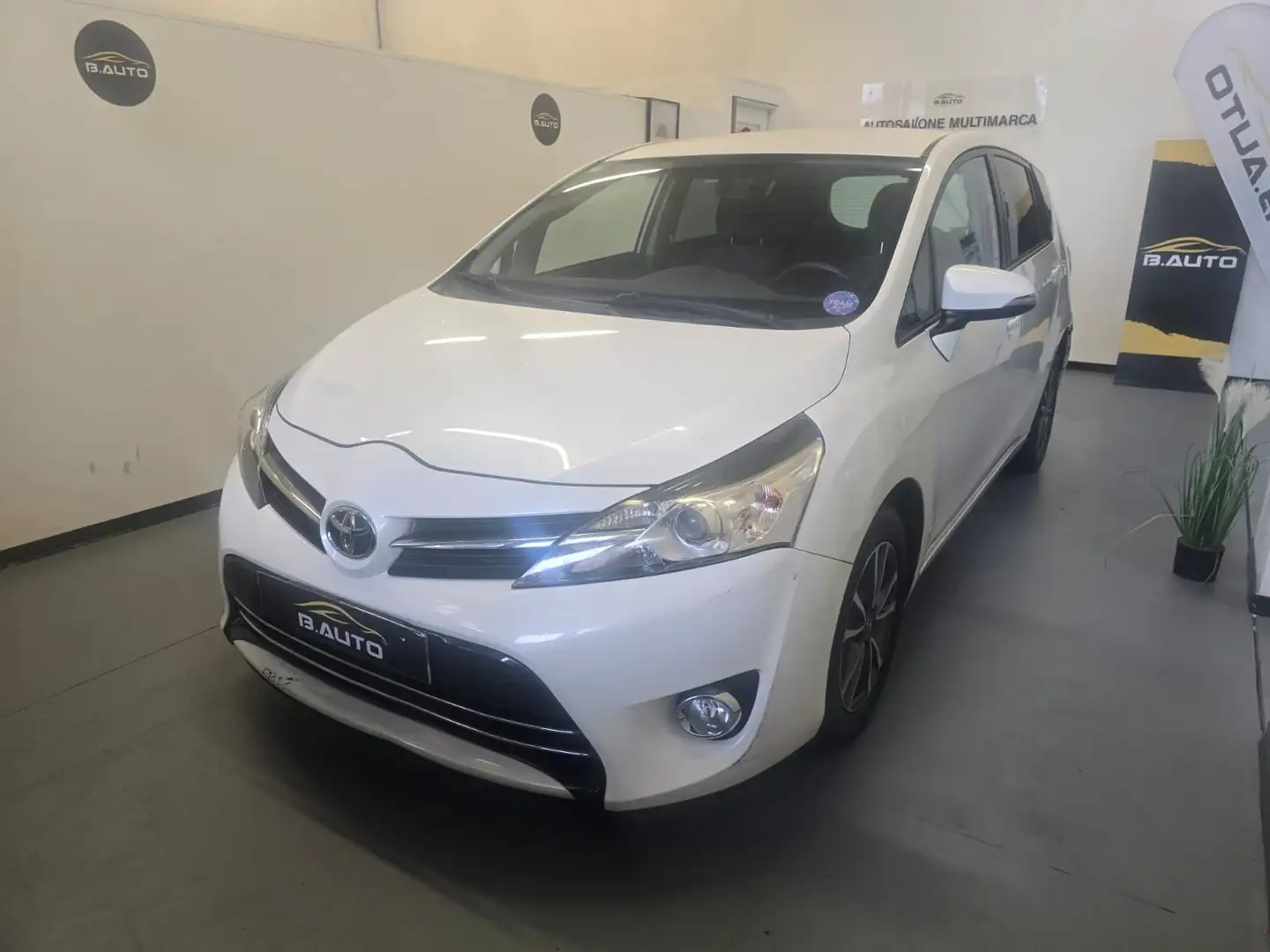 Toyota Verso Verso 2013 1.6 d-4d Style 7pti mt Blanc - 2