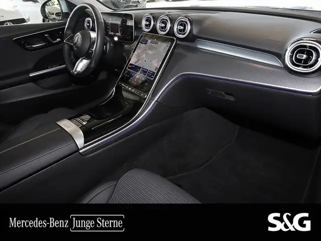 Mercedes-Benz C-Class view 8