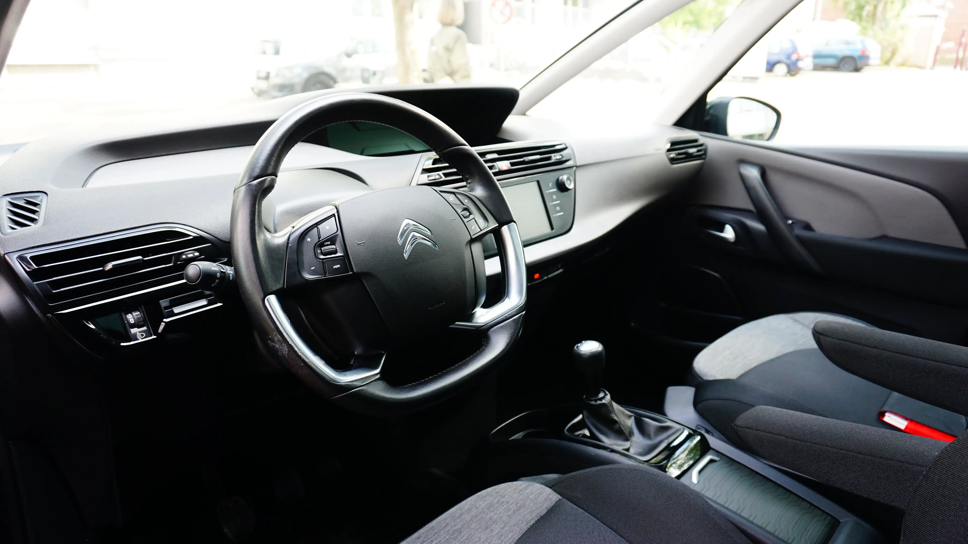 Citroen Grand C4 SpaceTourer Feel/PDC/AHK/PANORAM/KLIMA/AUX/USB/LED — photo 6