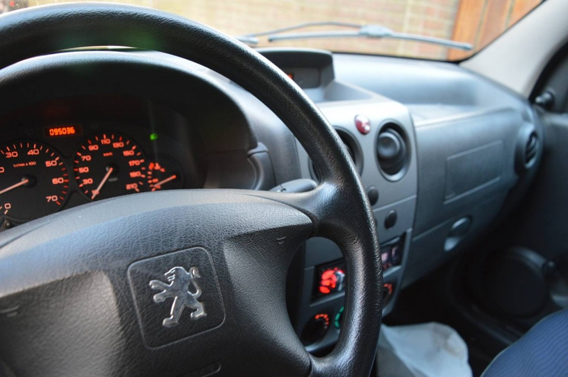 Peugeot Partner ROLSTOELAUTO KNIELSYSTEEM  4+1 PERSOONS  LAGE KM-S — photo 12