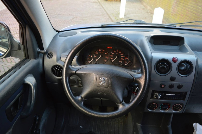 Peugeot Partner ROLSTOELAUTO KNIELSYSTEEM  4+1 PERSOONS  LAGE KM-S — photo 11