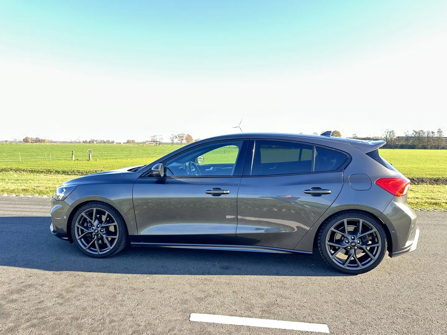 Ford Focus 2.3 EcoBoost ST-3 Gris - 2