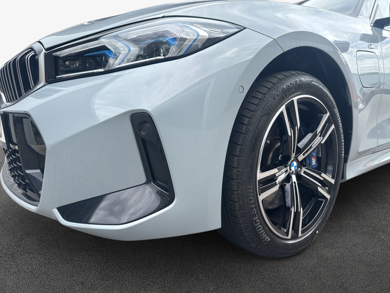 BMW 330 e Touring Aut. M-Paket AHK Pano LED H&K — photo 7