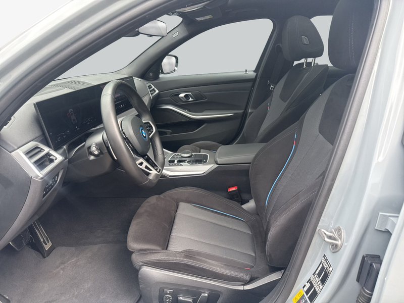 BMW 330 e Touring Aut. M-Paket AHK Pano LED H&K — photo 10