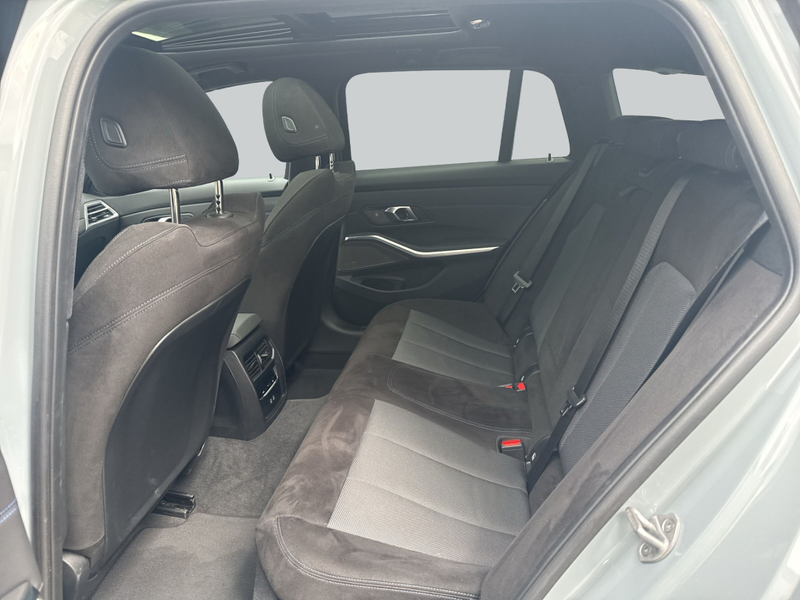 BMW 330 e Touring Aut. M-Paket AHK Pano LED H&K — photo 12