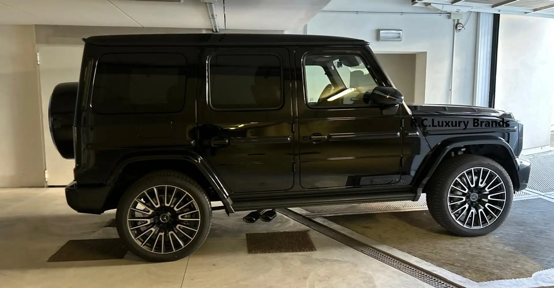 Mercedes-Benz G 63 AMG FACELIFT MODELLO 2025 Nero - 2