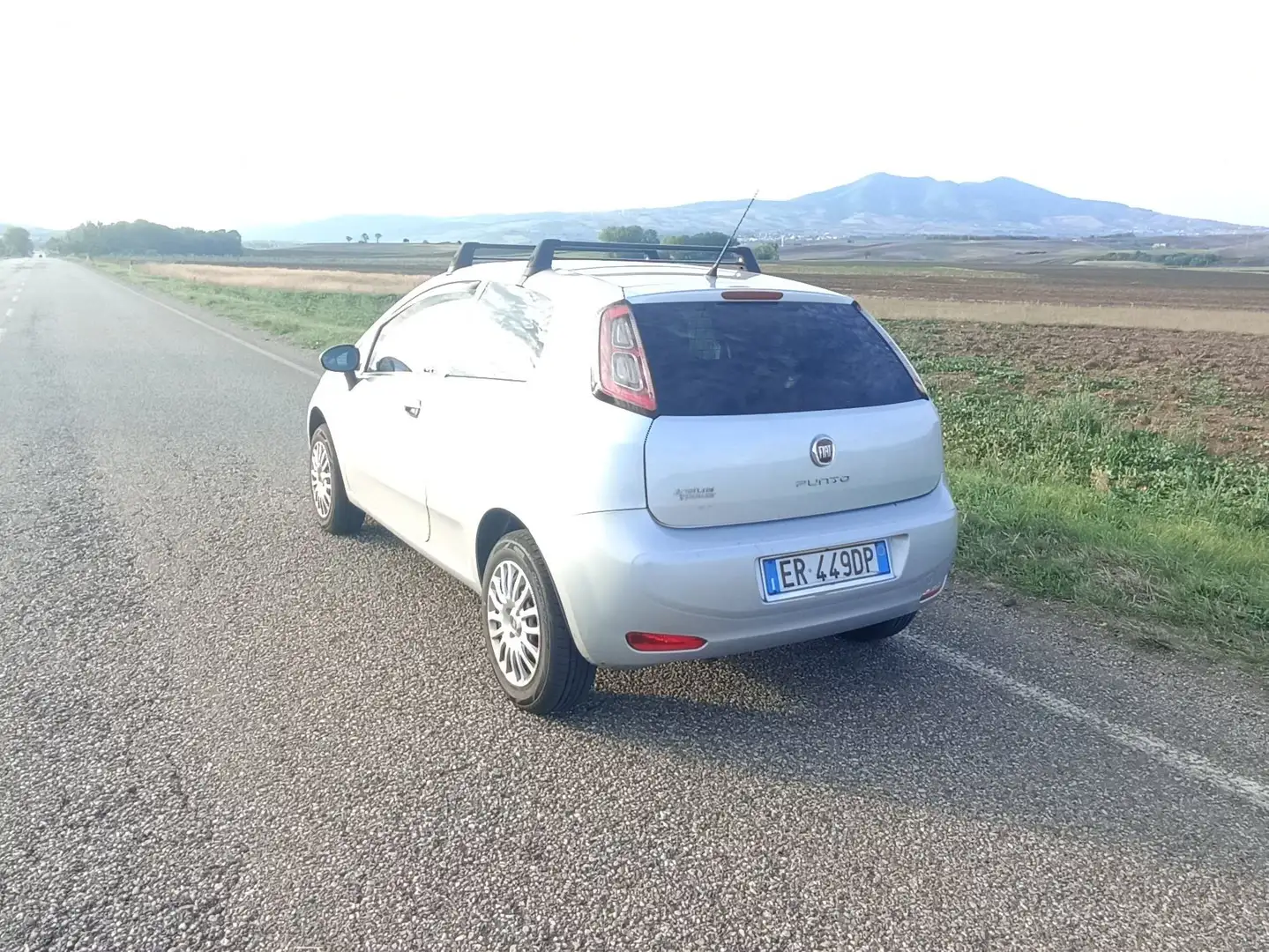 Fiat Punto Punto 3p 1.4 natural power Easy 70cv Grijs - 2